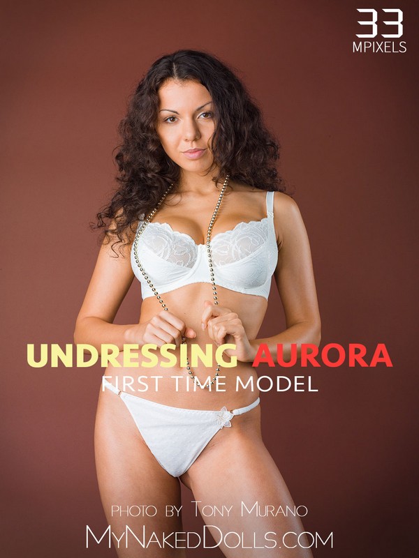 [MyNakedDolls] Aurora - Undressing